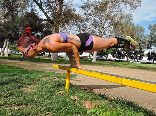 Comment maîtriser l'elbow lever pas à pas